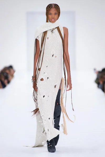 Look 7
